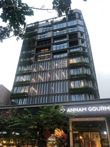 Bán tòa nhà ngay MT đường Hoàng Văn Thụ, Q.TB ( 8m x 20m ) 8 tầng đang cho thuê 220 triệu/tháng.
