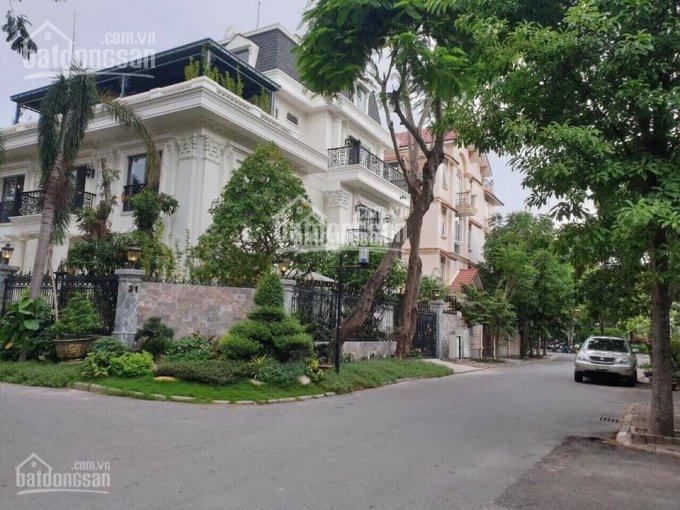 Nhà có KC sẵn hầm + 4 tầng ( vừa ở vừa k/d ) góc 2 mặt tiền đường Lê Văn Sỹ quận Tân Bình.