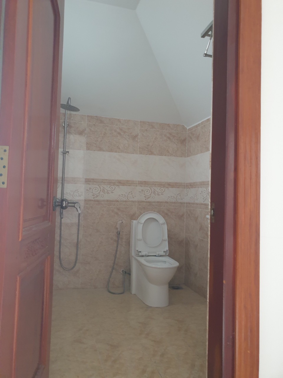 Biệt Thự Đơn Lập Intresco 6B, view công viên, DT 350m2, giá rẻ, LH: 0934.93.39.78 