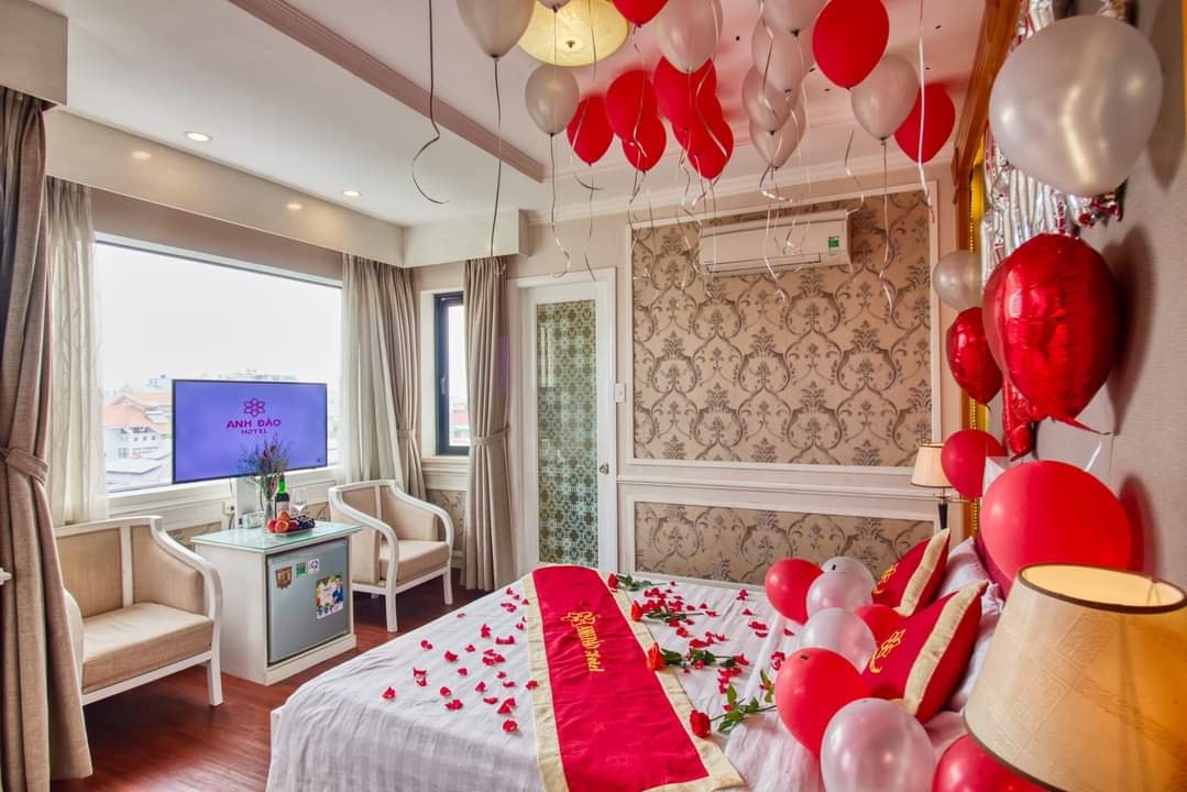 Khách sạn mặt tiền khu Tên Lửa, thu nhập 300 triệu/th,  ngang 6m, 7 tầng, Bình Tân