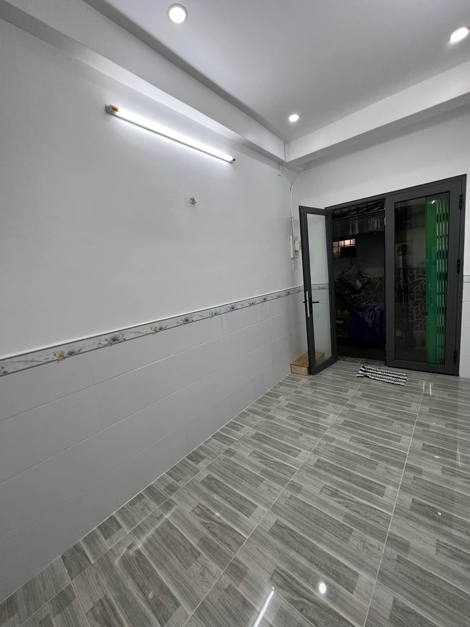 HẺM BÀ HOM, Q6, DTSD 35m2, 2 TẦNG, NHỈNH 2 TỶ. 