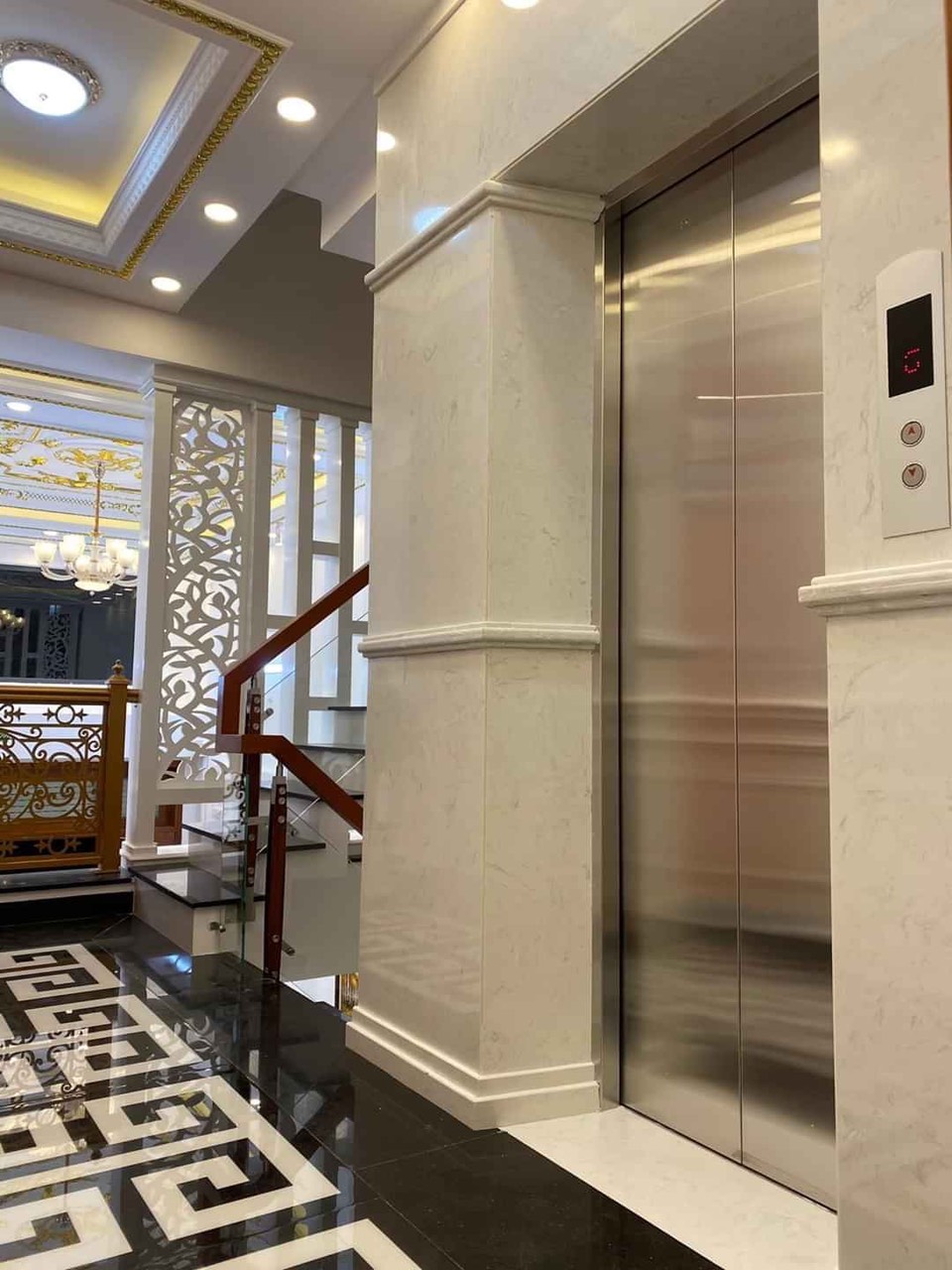 Nhà phố siêu đẹp DT 7.5x18m, 3 lầu ST có thang máy HXT 8m Bàu Cát Đôi, Trần Mai Ninh chợ Bà Hoa