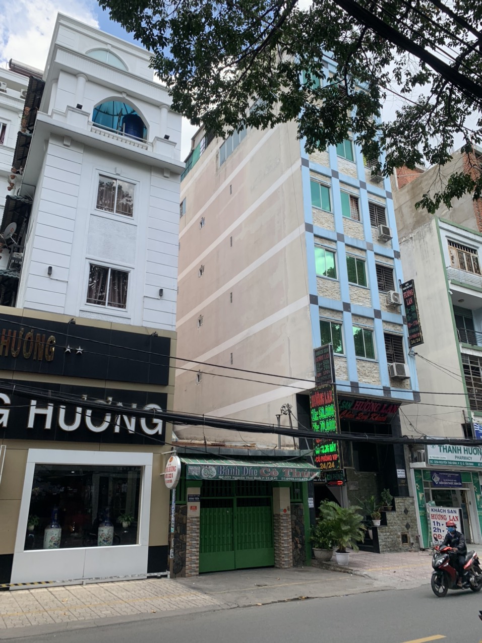 Bán gấp nhà đường Nguyễn Thái Bình P.12, Tân Bình, DT: 8 x 20m, 8 Lầu, giá chỉ: 38 tỷ TL