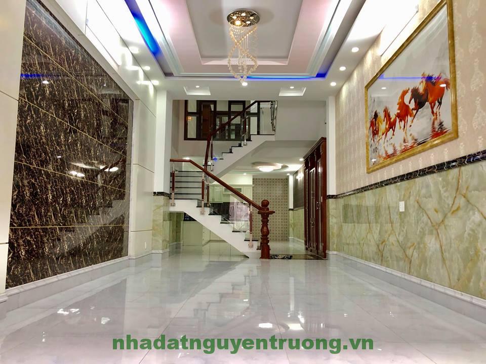 Cần bán nhà MT Nguyễn Văn Công, Phường 3, quận Gò Vấp, 4.25 x 18m, giá 7,7 tỷ