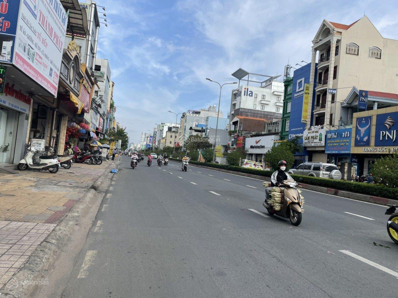1 căn duy nhất - MT Nguyễn Văn Trỗi Quận Phú Nhuận (7 x 15m) HĐT 100tr/th gía bán 31 tỷ TL