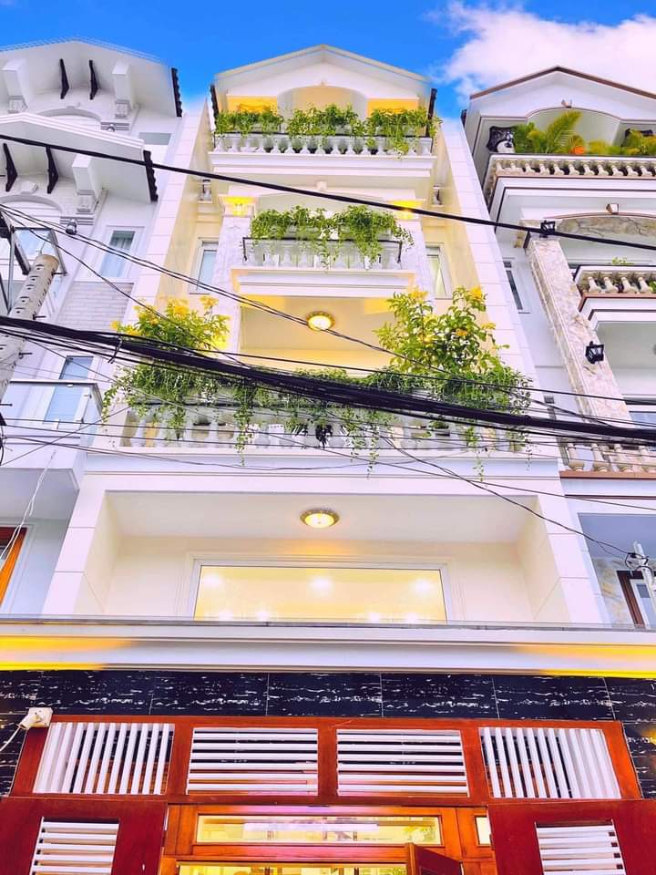 Nhà mặt tiền kinh doanh Trần Văn Quang, 4 x 24.5m, 3 lầu có sân thượng, 15.5 tỷ TL