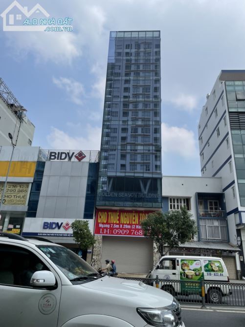 Tòa nhà VP MT Nguyễn Văn Trỗi. 7,5m x 28m. Hầm, 10 Lầu. HĐT 800tr 0931011107