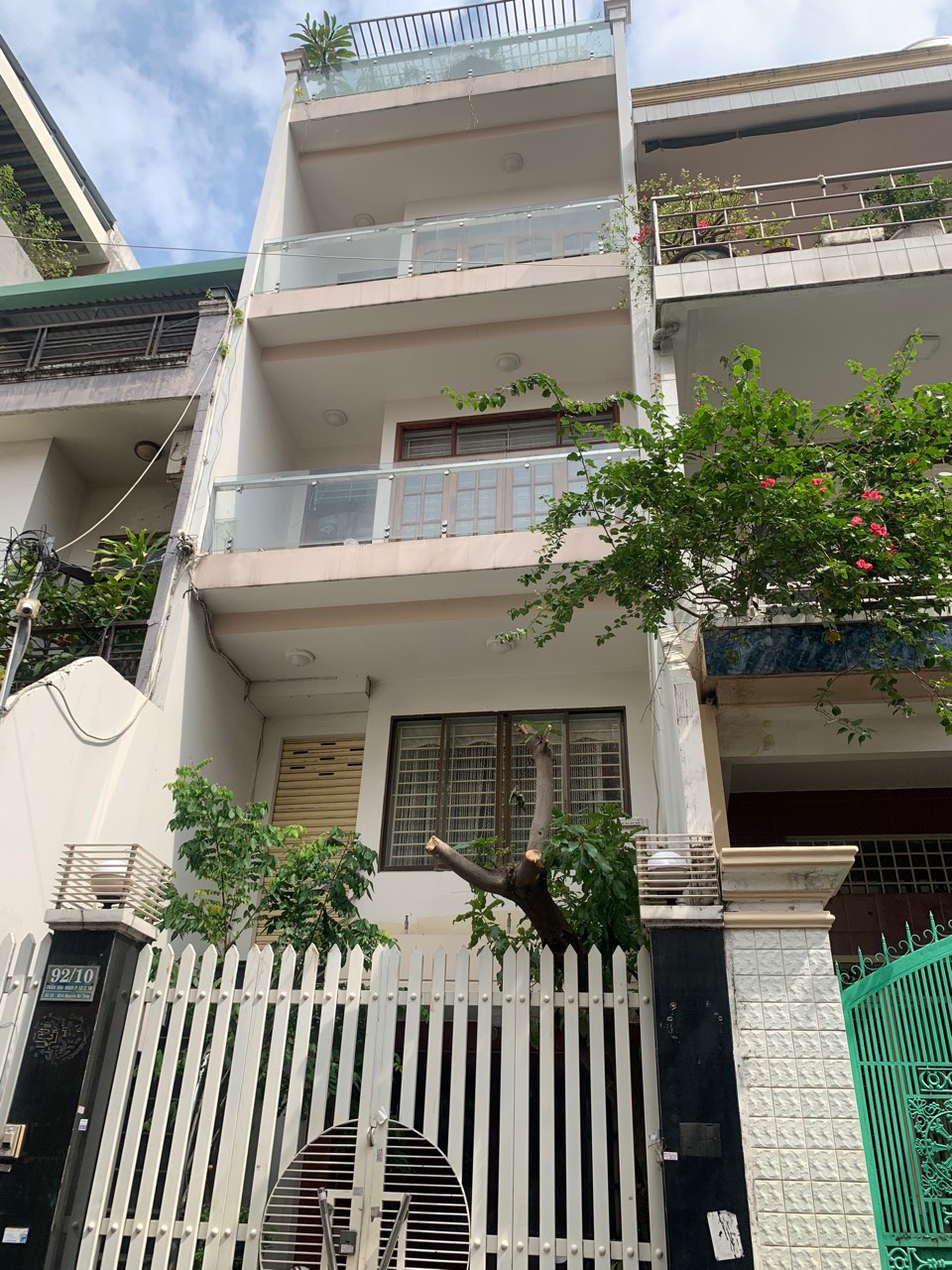 Bán nhà mặt tiền Ca Văn Thịnh, phường 11 4,3m x 25m nở hậu 5,3m nhà 4 lầu vị trí gần khu chợ vải bậc nhất Tân Bình