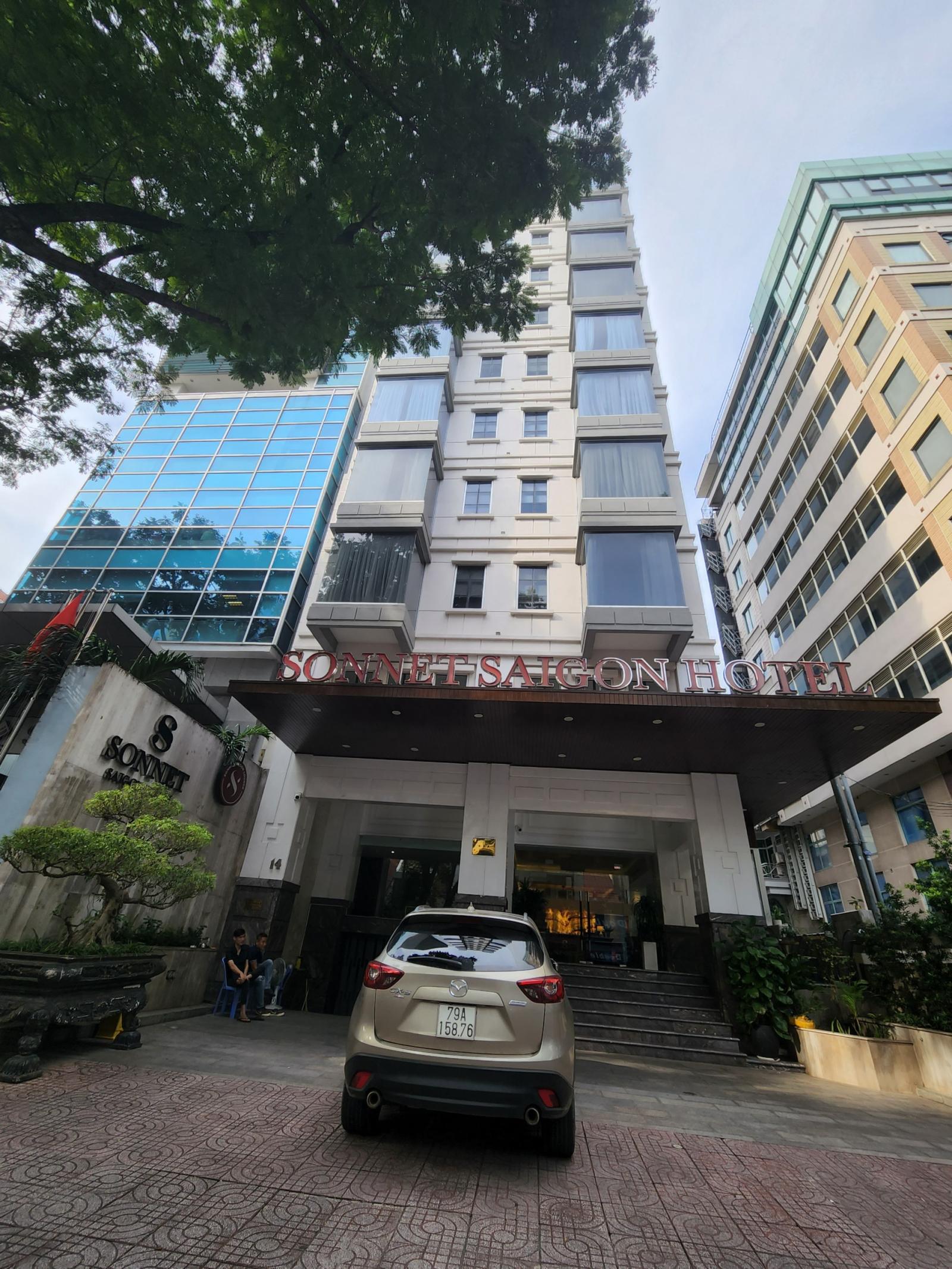Cần bán rất gấp khách sạn mặt tiền Võ Văn Tần, P6, Q3, DT 10 x 39m. Hầm 10 tầng