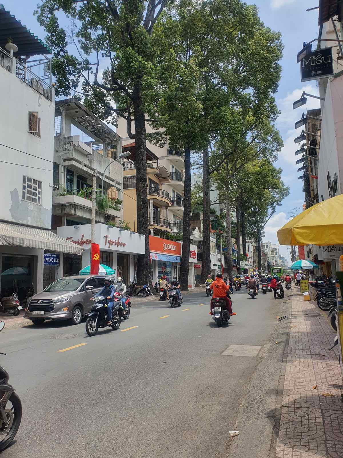 Bán nhà MT đường Nguyễn Chí Thanh - Lý Thường Kiệt, Quận 10, (7,6x17m) HD thuê 176tr/tháng
