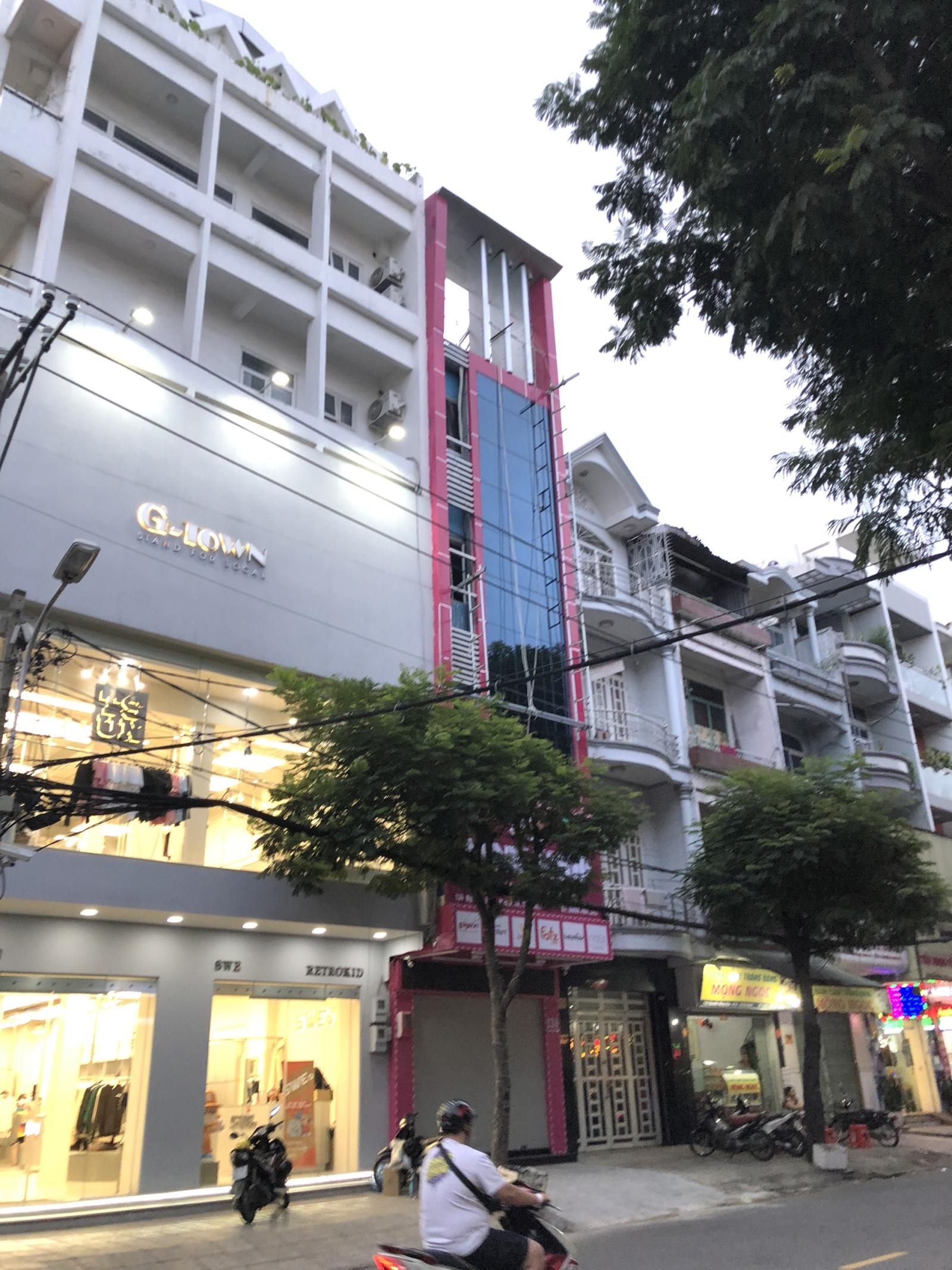DT: 4x16m; Mặt tiền đường Hoa Hồng, P2, Phú Nhuận; nhà 4 tầng mới đẹp
