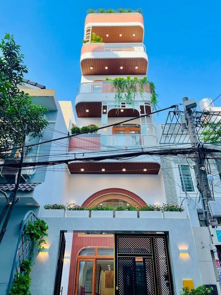 Nhà 3 Lầu đường Hoàng Văn Thụ, Hẻm rộng 8m - (6x20m) - 23.5 Tỷ.
