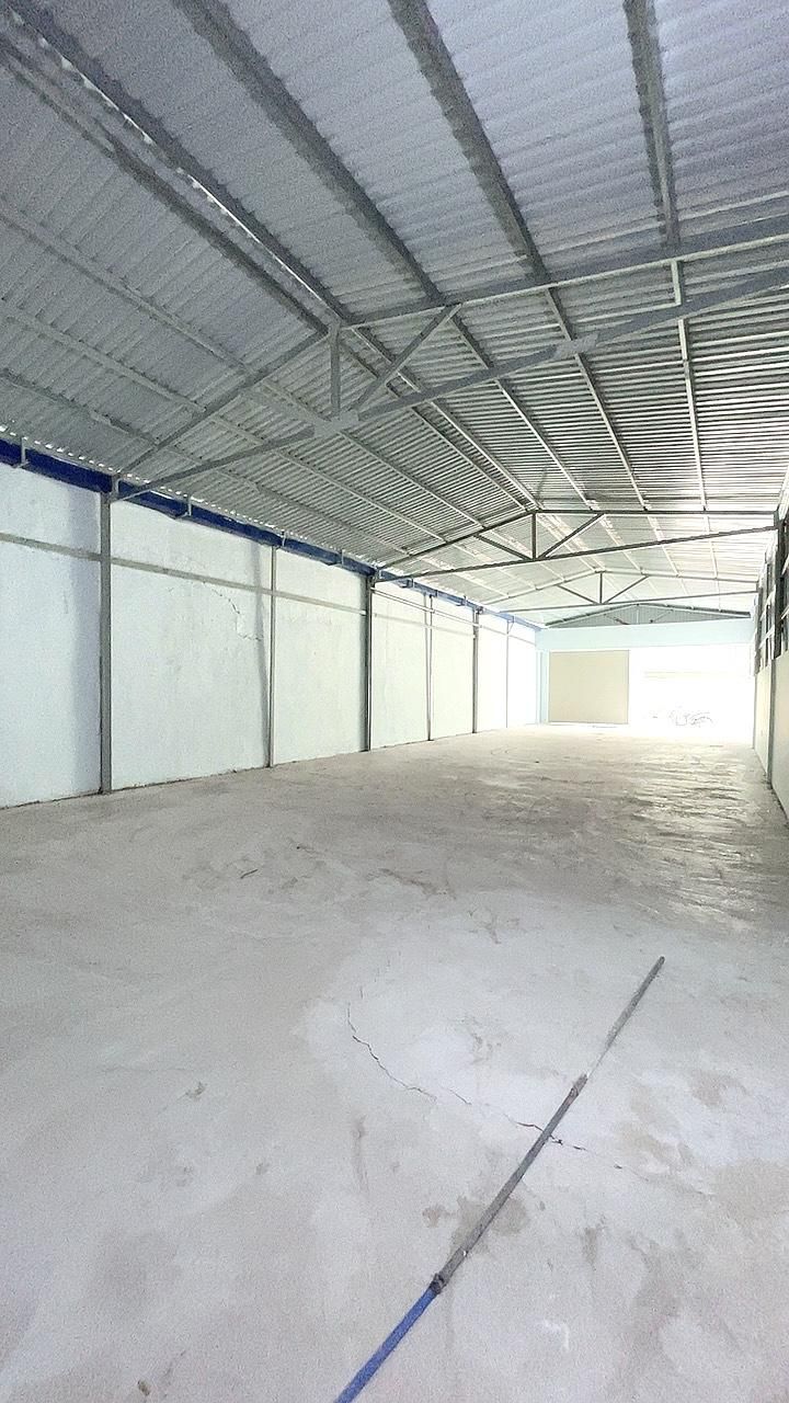 Gấp bán, nhà mặt tiền, DT khủng, 210m2, 8x26m, KD đỉnh, góc Trường Chinh - Phan Huy Ích.