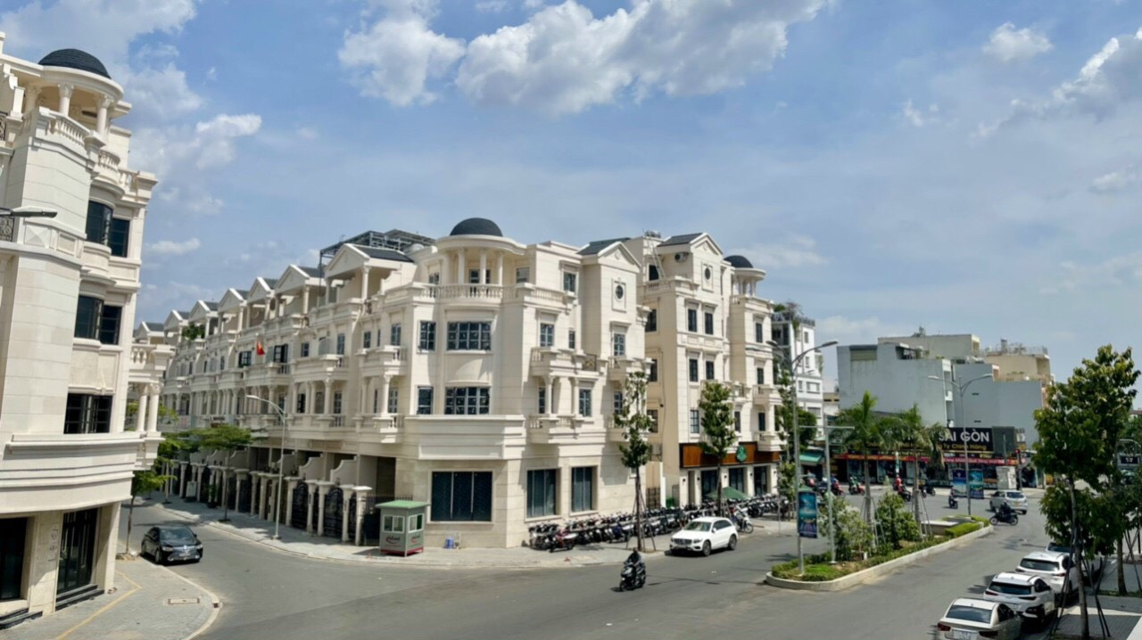Bán gấp biệt thự đường Trần Đình Xu, DT công nhận 320.8m2, 2 tầng, giá 68,8 tỷ