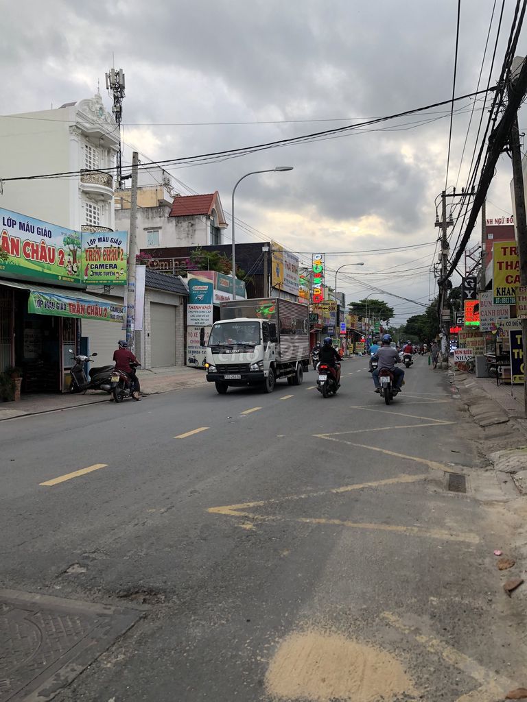  Bán nhà Mặt tiền Nguyễn Ảnh Thủ, Phường Tân Chánh Hiệp, Quận 12. Vị trí đẹp, đối diện Ngân hàng VPBank, nhà sách Phương Nam.
