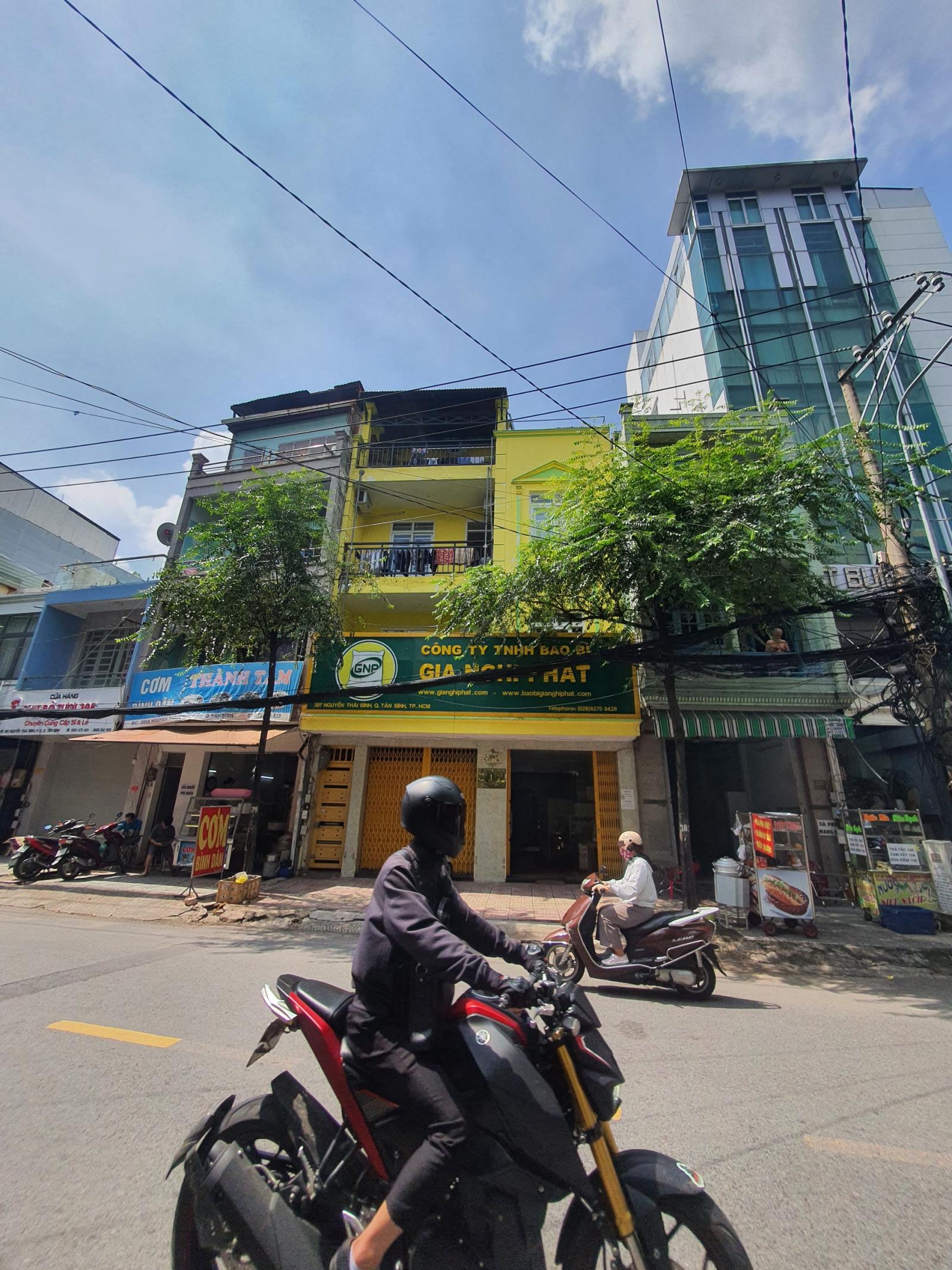 Bán nhà mặt tiền đường Hoàng Việt, Tân Bình. DT: 5.5*17M, Chỉ 16.8tỷ