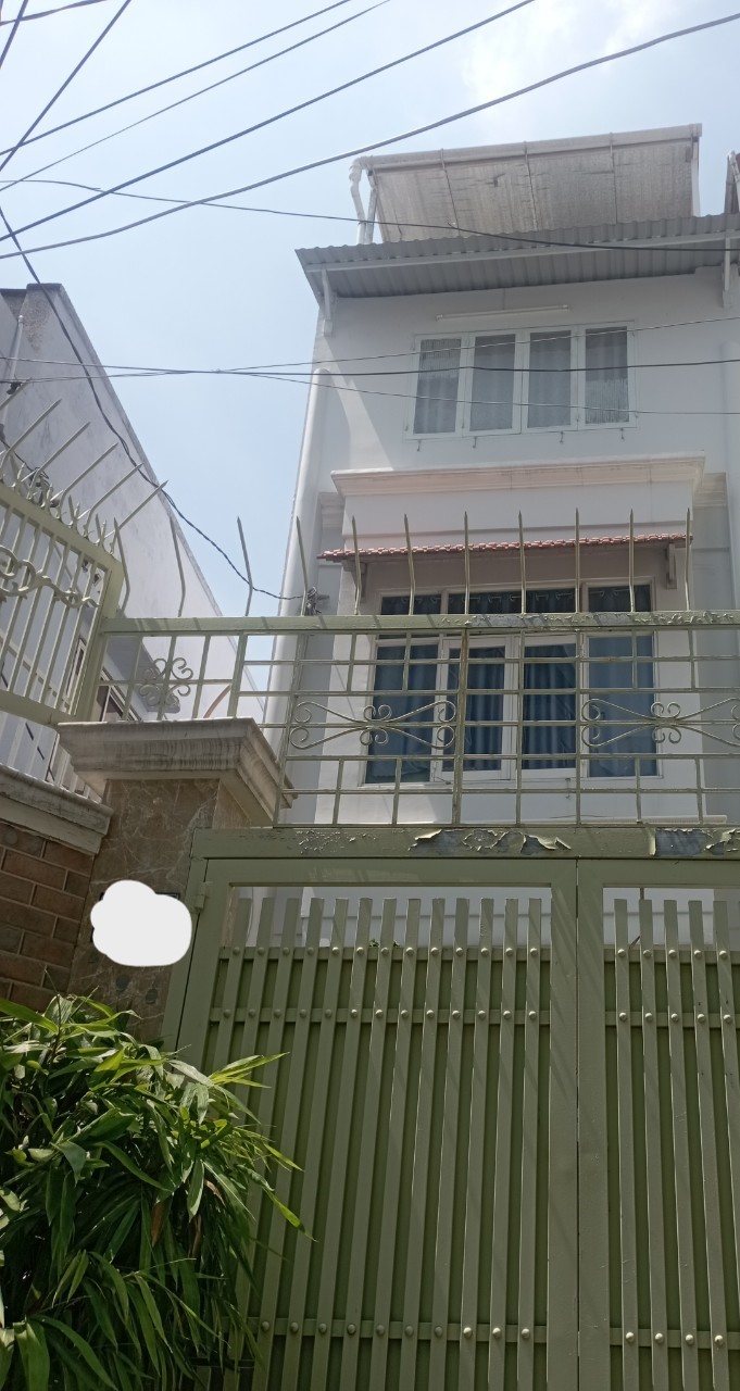 Bán nhà 70m2 tại Lê Quang Định ,Gò Vấp ,4PN ,5WC ,có sân đậu ô tô .