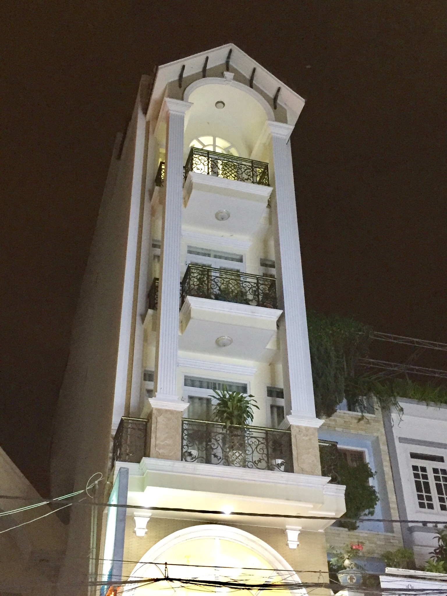 Nhà Mặt Tiền Ca Văn Thỉnh, Phạm Phú Thứ 4.3x25 NH 5.3m (DTCN 110m2) 5 Lầu, giá 15.8 tỷ