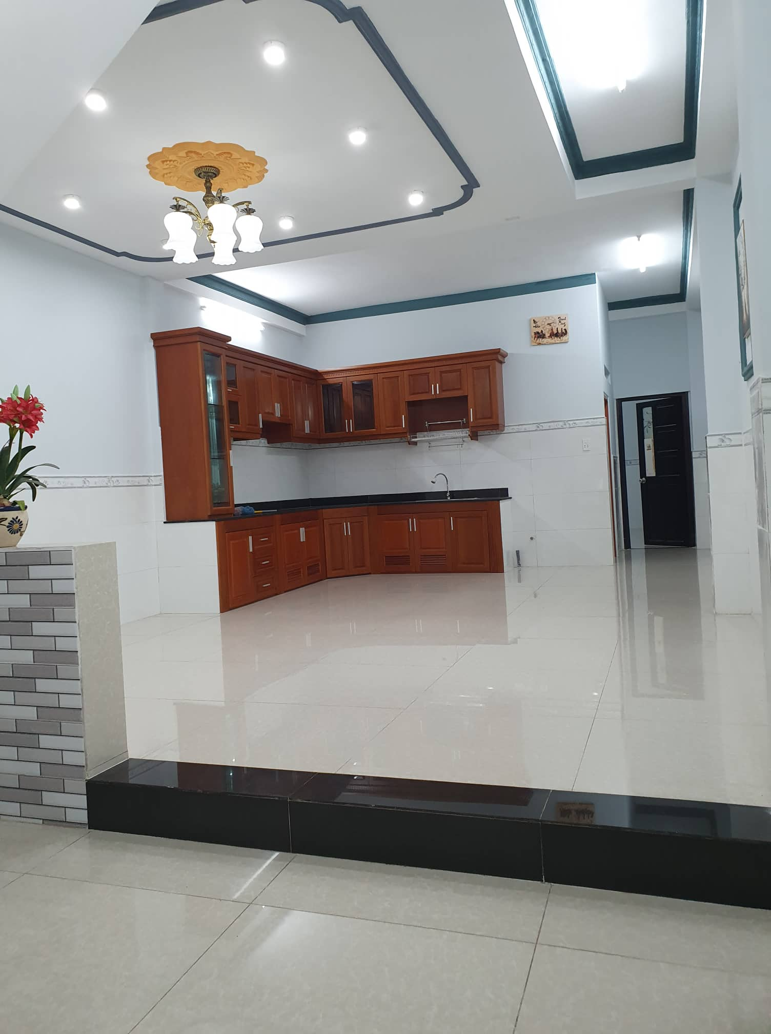 Bán Nhà Gấp Phường Tân Thới Nhất, Q12-102m2- chỉ nhỉnh 6 tỷ - Ôtô ngủ trong nhà.