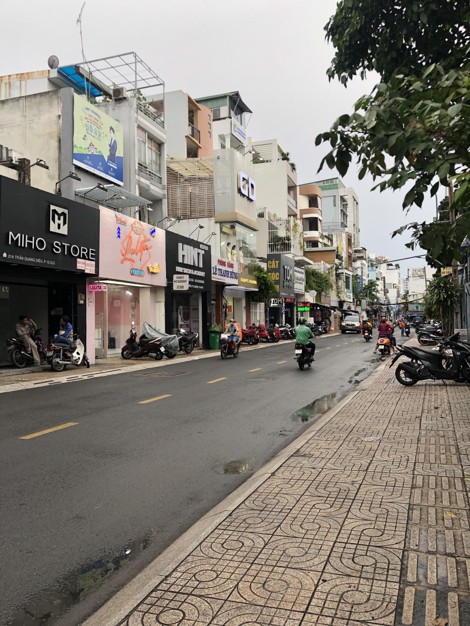 Bán nhà mặt tiền đường Nguyễn Trọng Tuyển, P1, Tân Bình; DT: 4x24m, NH 8m; giá chỉ 21 tỷ