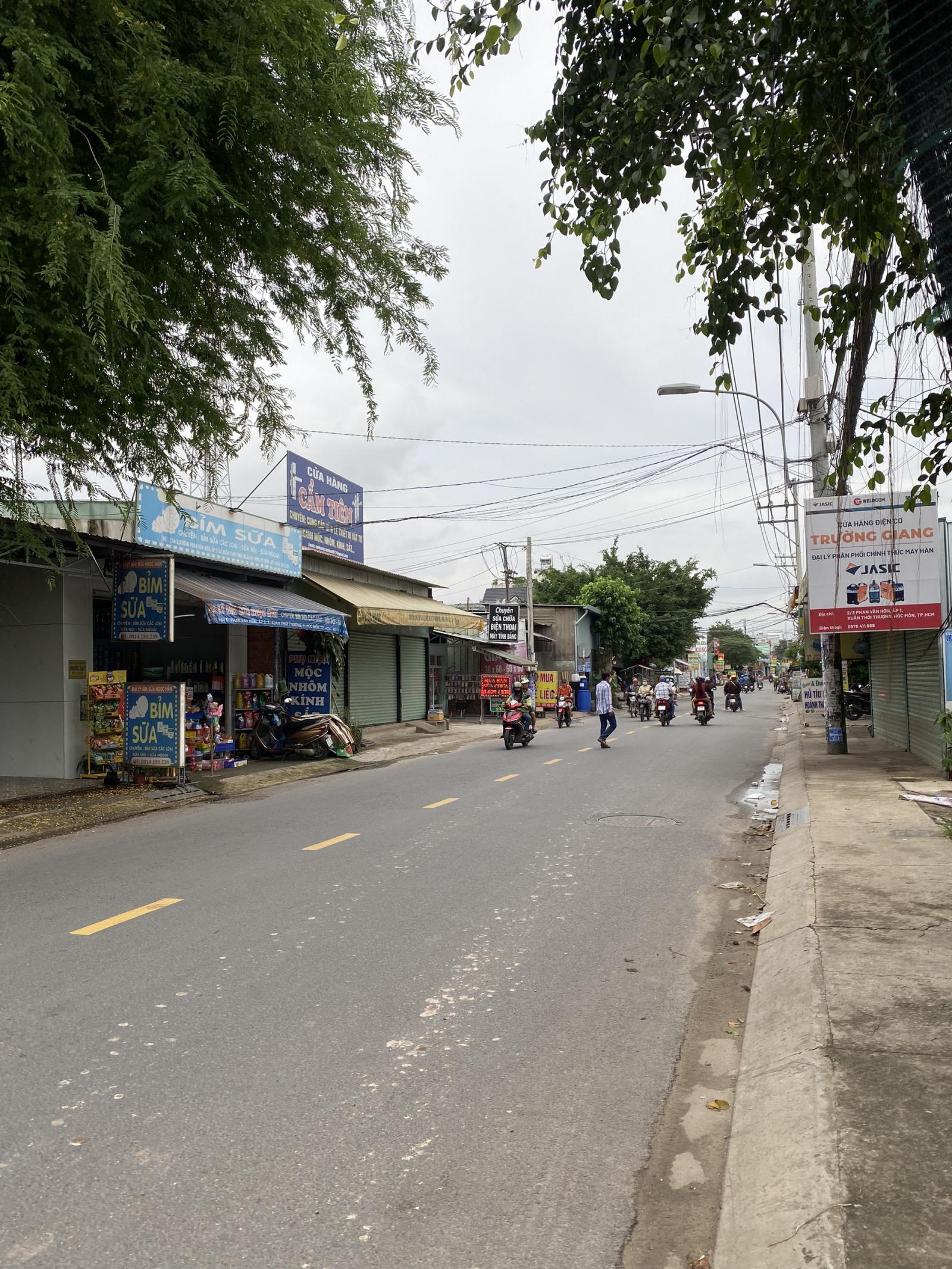 Bán đất mặt tiền đường Phan Văn Hớn, Hóc Môn gần ngã 3 Giồng 17x23m giá 25 tỷ TL