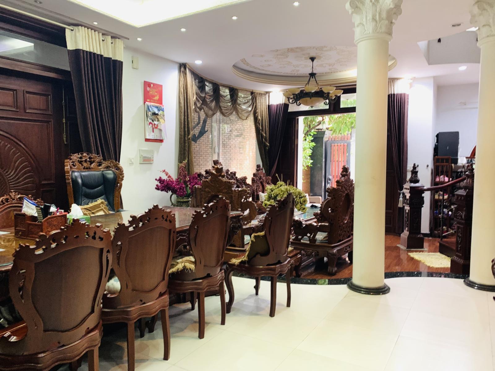 Bán biệt thự gỗ cao cấp đường Cộng Hòa, Tân Bình.10*20M, 28 TỶ 
