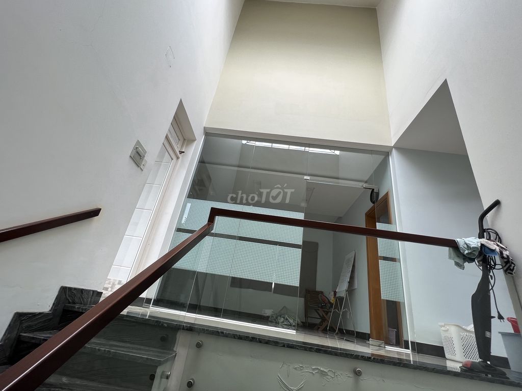 Bán nhà MT Tân Hương, Q.Tân Phú, DT 4.5x20  gồm 1 trệt 3 lầu. ST