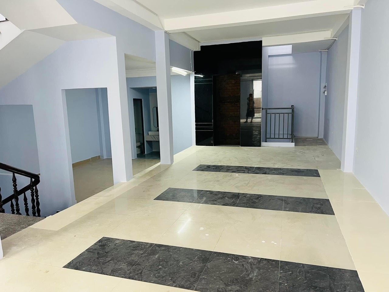 Bán Building mặt tiền Phan Xích Long Phú Nhuận, 144m2, ngang 8m, 5 tầng, 55 tỷ. 