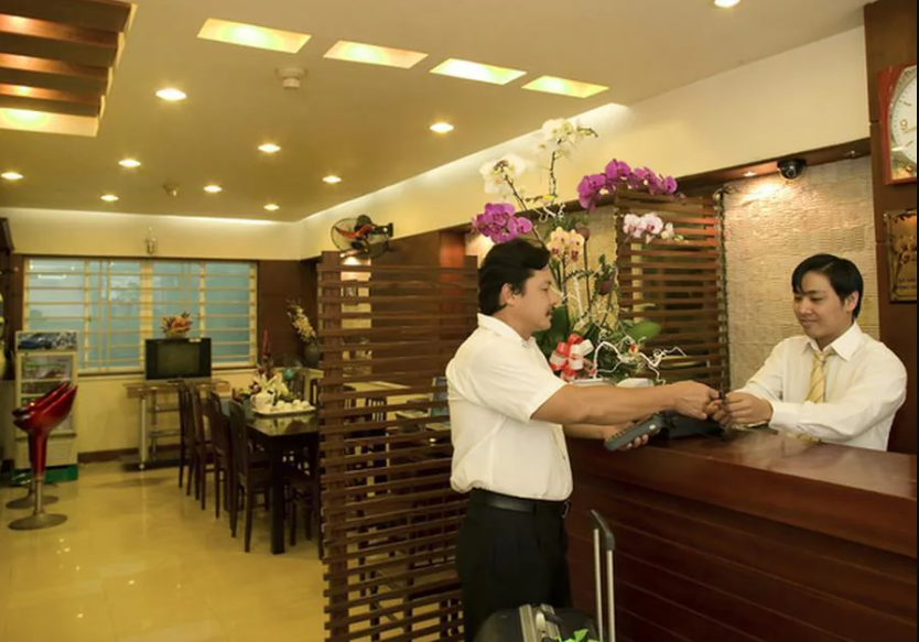 Bán Khách Sạn 3 Sao _ Phạm Văn Hai, Tân Bình, 8x14m, Hầm 4 lầu chỉ 24 tỷ 