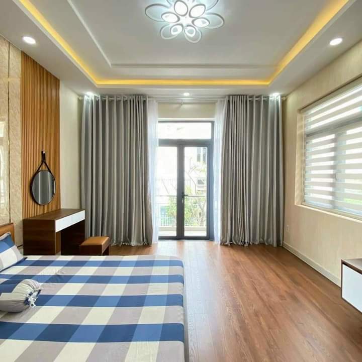 Nhà 4 lầu, DT Lớn 82M2, đường Hoàng Hoa Thám, P.12 – 13.3 TỶ.