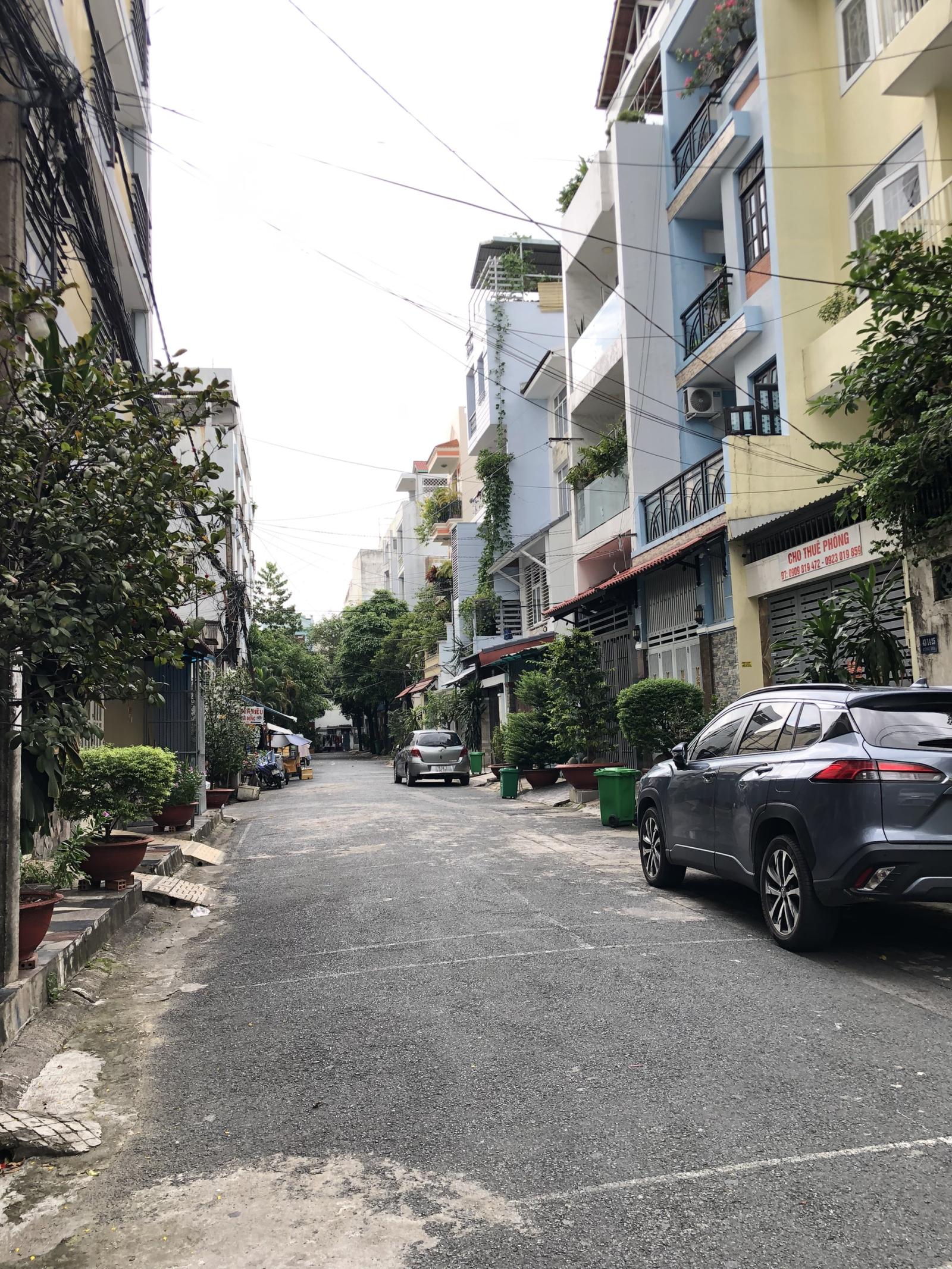 Hẻm xe hơi đường Nguyễn Hồng Đào, P14, Tân Bình; DT: 4x18m, nhà 5 tầng