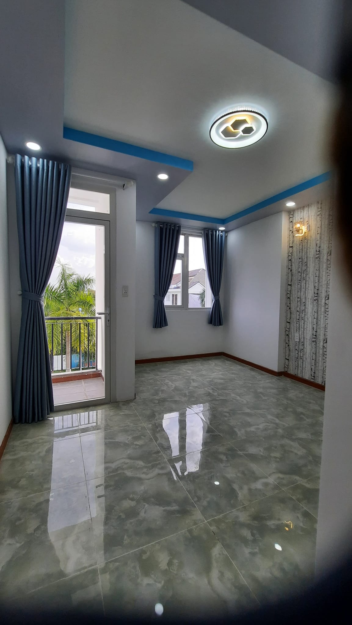 Nhà đẹp 5 tầng, gần chung cư Jamona, Hiệp Bình Phước, 70m2 giá 6.6 tỷ