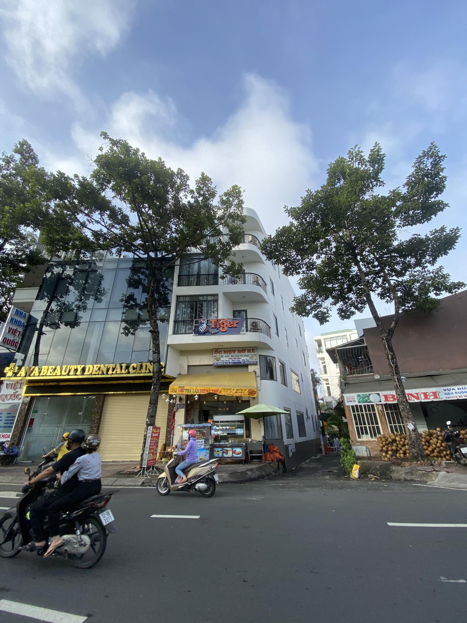 Hot! Bán nhà phố Nguyễn Văn Trỗi khu văn phòng vị trí đẹp 7,5mx20m giá chỉ 33 tỷ TL