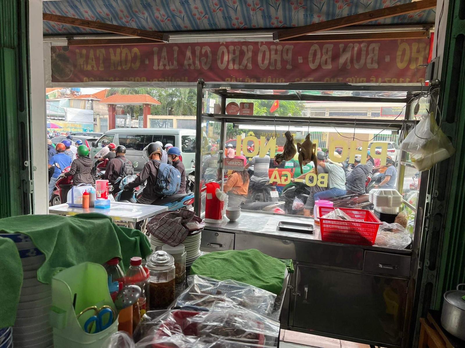 CẦN SANG NHƯỢNG MẶT BẰNG KINH DOANH QUÁN ĂN TẠI LÊ ĐỨC THỌ, PHƯỜNG 13, Q. GÒ VẤP, HCM.