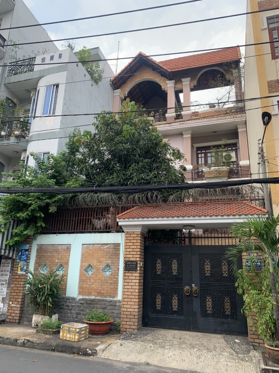 Bán nhà mặt tiền đường gần Trường chinh P12 Tân Bình, DT: 8.7 x 22m, 2 lầu, giá chỉ: 21 tỷ TL