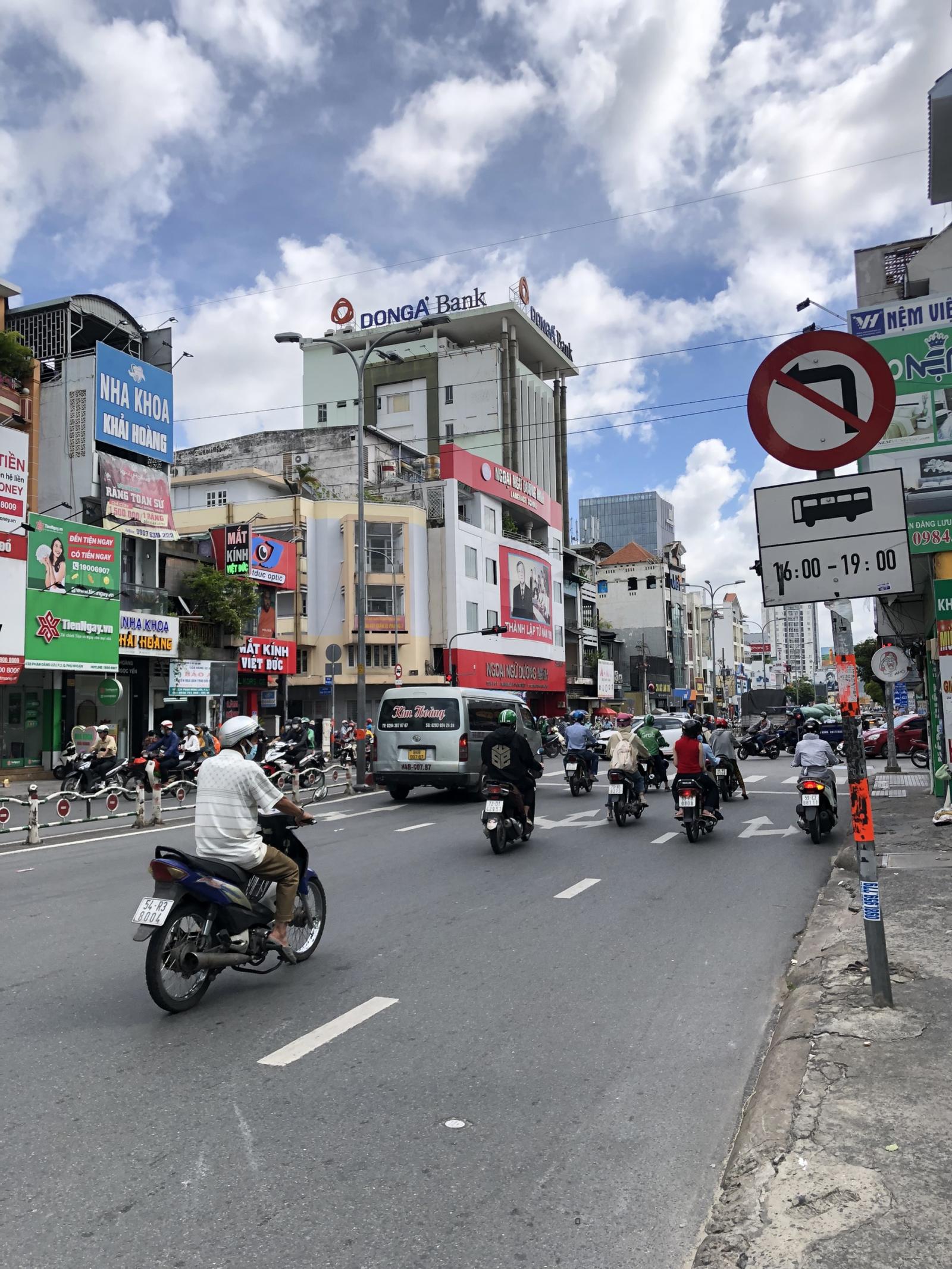 Bán nhà mặt tiền đường Nguyễn Đức Thuận, P13, Tân Bình; DT: 4.5x12m giá 10.7 tỷ