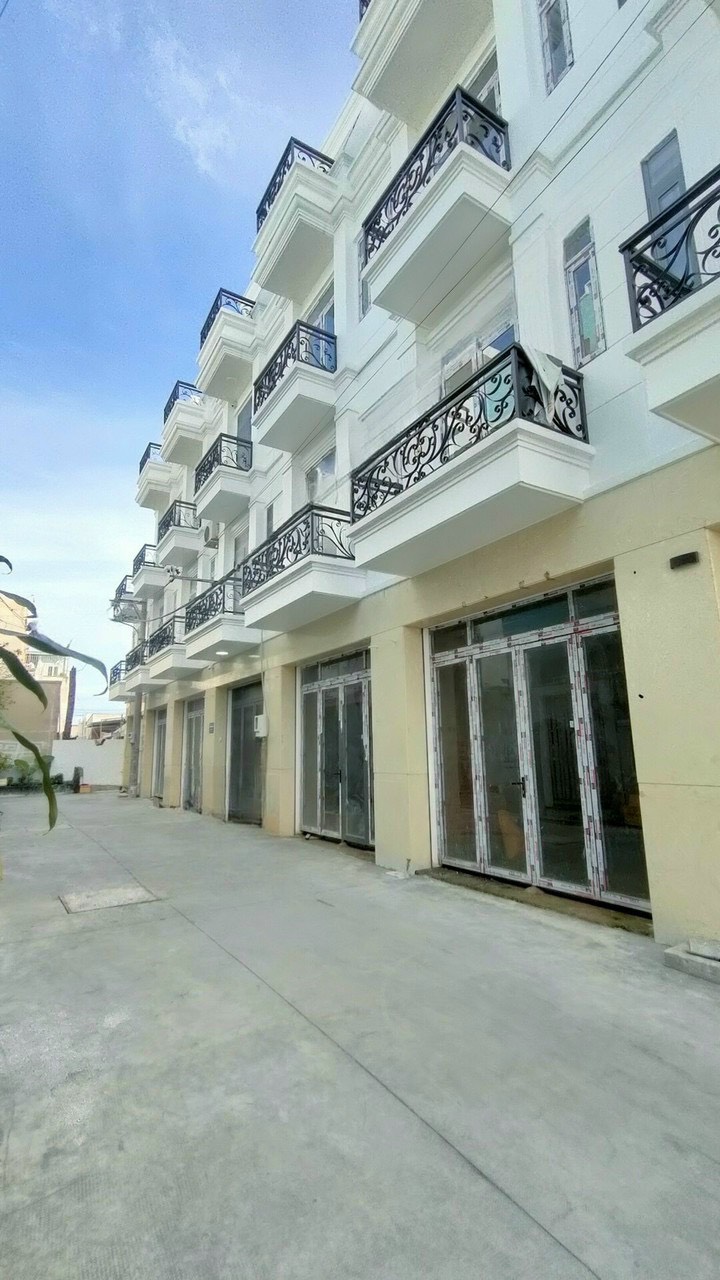 Chính chủ cần bán gấp căn nhà gần chợ đường Hà Huy Giáp q12.