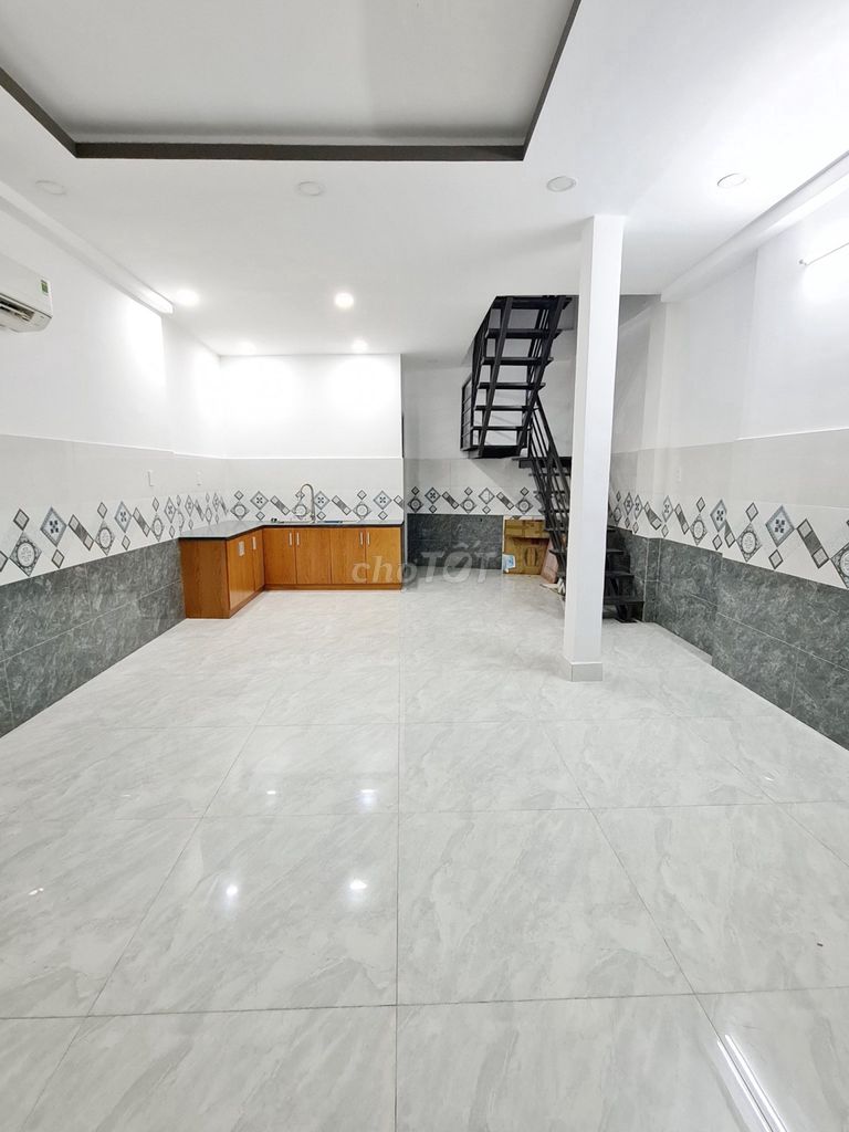 Góc 2MT Lũy Bán Bích 4.8x23 3 Lầu ST  P. Hòa Thạnh Giá 19.5 Tỷ