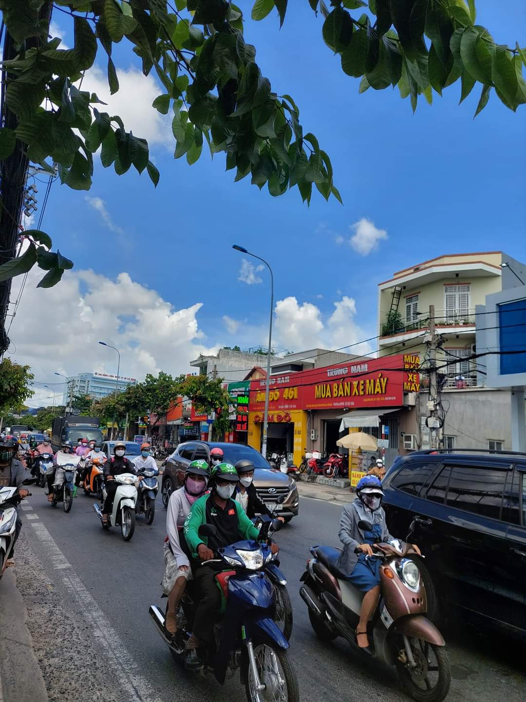 Gấp bán nhà mặt tiền Kha Vạn Cân gần Siêu Thị Metro Linh Đông 98m
