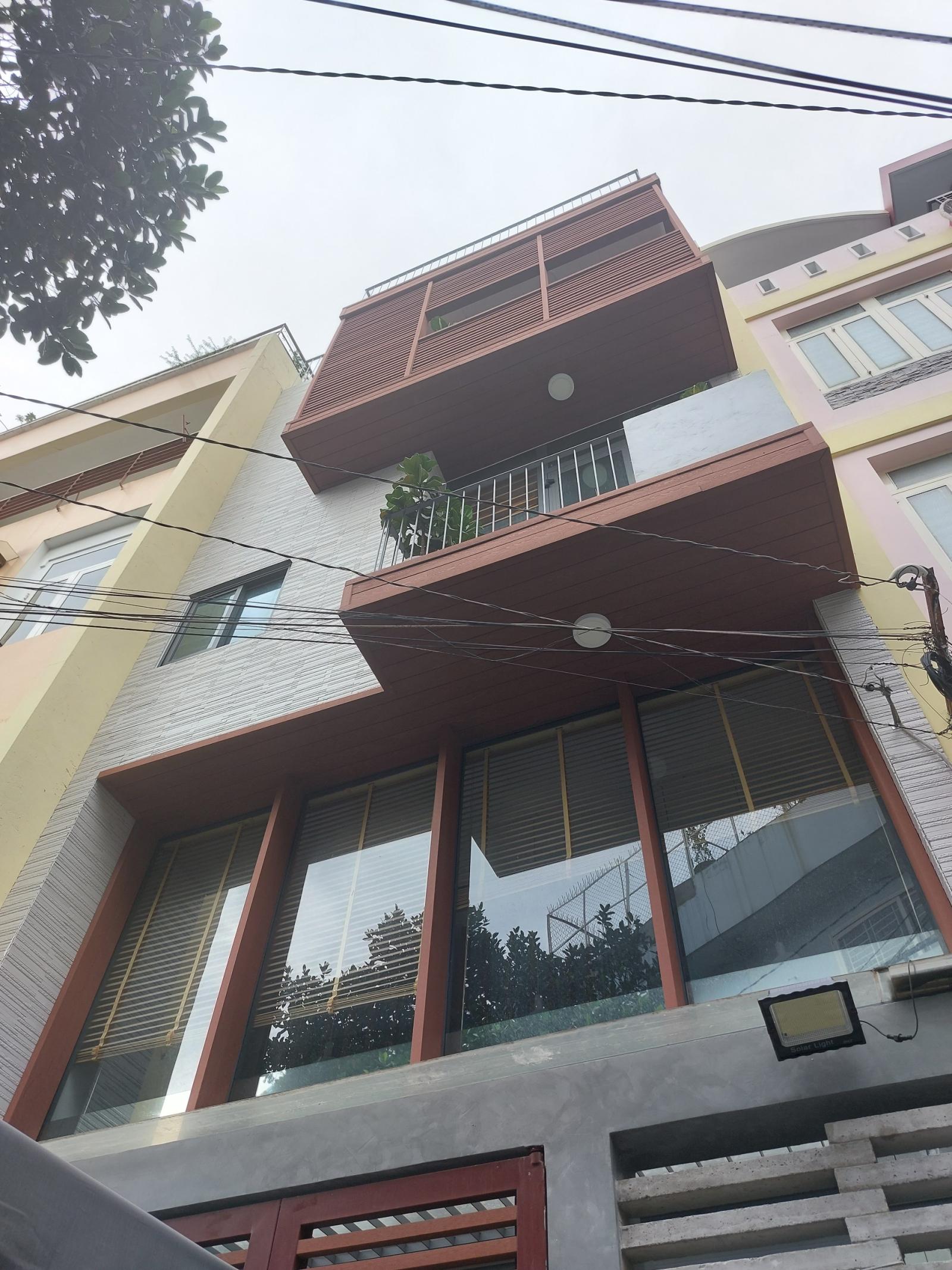 Bán GẤP nhà đường Nguyễn Thị Minh Khai, Q3 Xe hơi đậu trước nhà, DT 4,5m x 16m, 3 lầu, giá 21 tỷ
