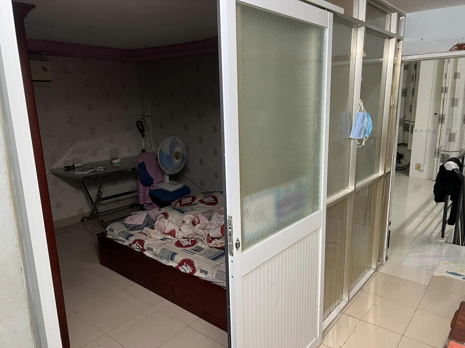 Cần bán gấp nhà hẻm 4 mét 835 Trần Hưng Đạo,P1 , Q5.
