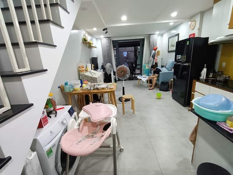 Bán nhà Bùi Văn Ba Quận 7, 65m2, bề ngang 4M chỉ 4.4 tỷ