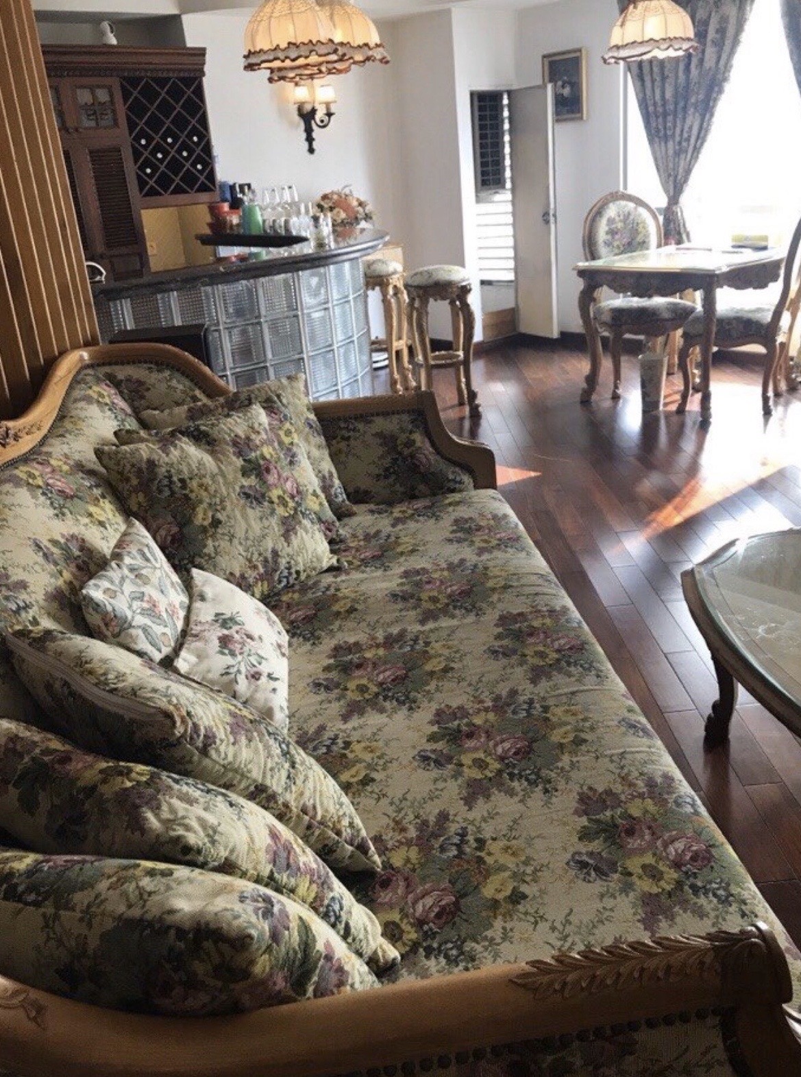 Cần bán căn hộ 1 PN tòa nhà Lancaster Lê Thánh Tôn Q1, DT 72m²giá 10.5 tỷ TL