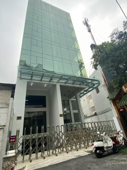 Bán gấp Building đường Nguyễn Văn Trỗi, Phú Nhuận DT 12x18 (sàn 1100m2). Giá 55 tỷ TL 0917331788