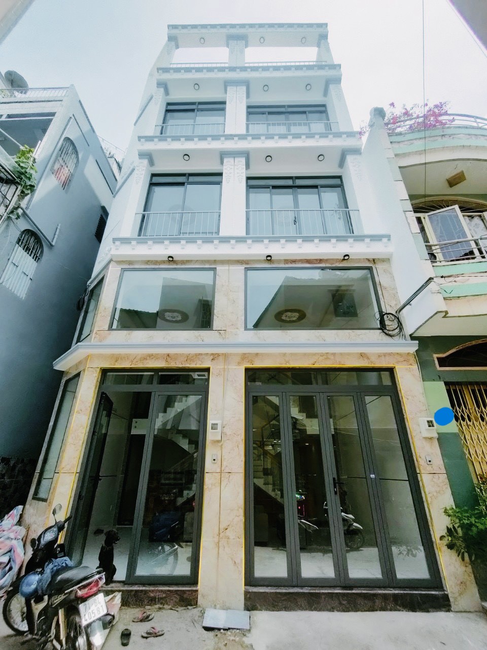 Bán nhà HXH giáp Quận 1 ,Phú Nhuận ,Nhà mới 5 tầng ,48m2 vuông vức .