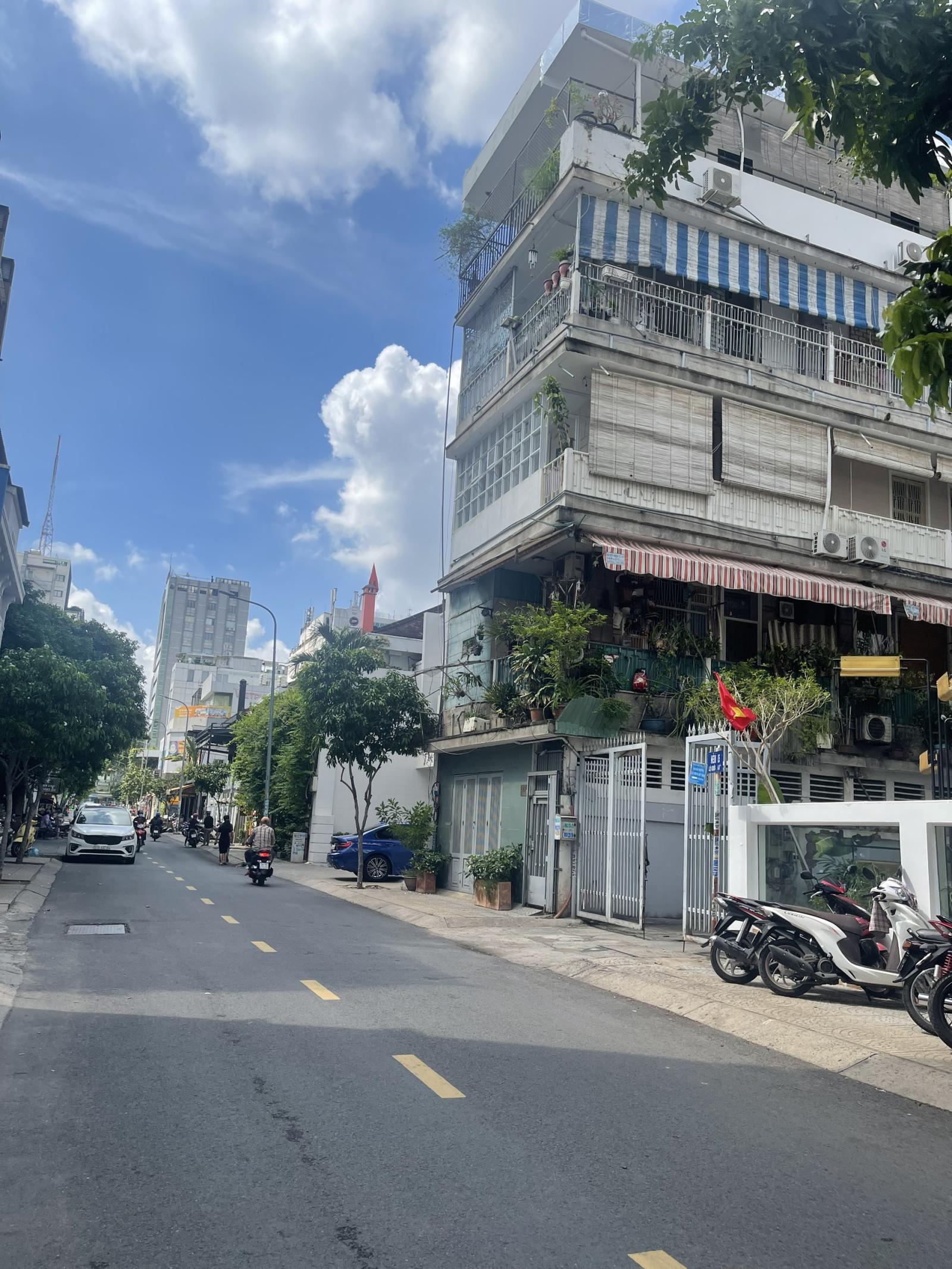 Bán đất lớn xây căn hộ dịch vụ gần trường Công Nghiệp Thực Phẩm,Tân Phú, dưới 100 triệu/m2