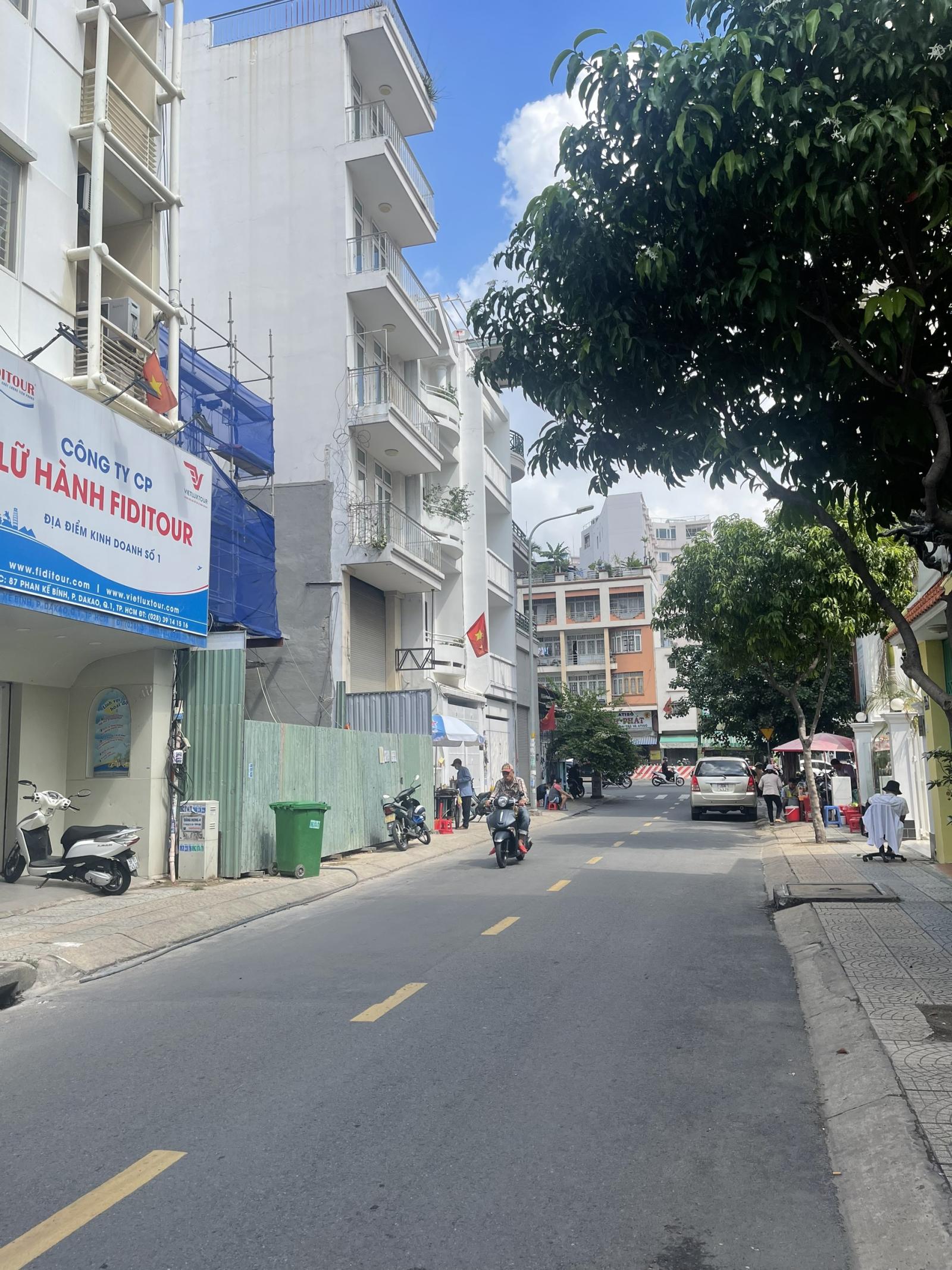 Bán đất lớn xây căn hộ dịch vụ gần trường Công Nghiệp Thực Phẩm,Tân Phú, dưới 100 triệu/m2