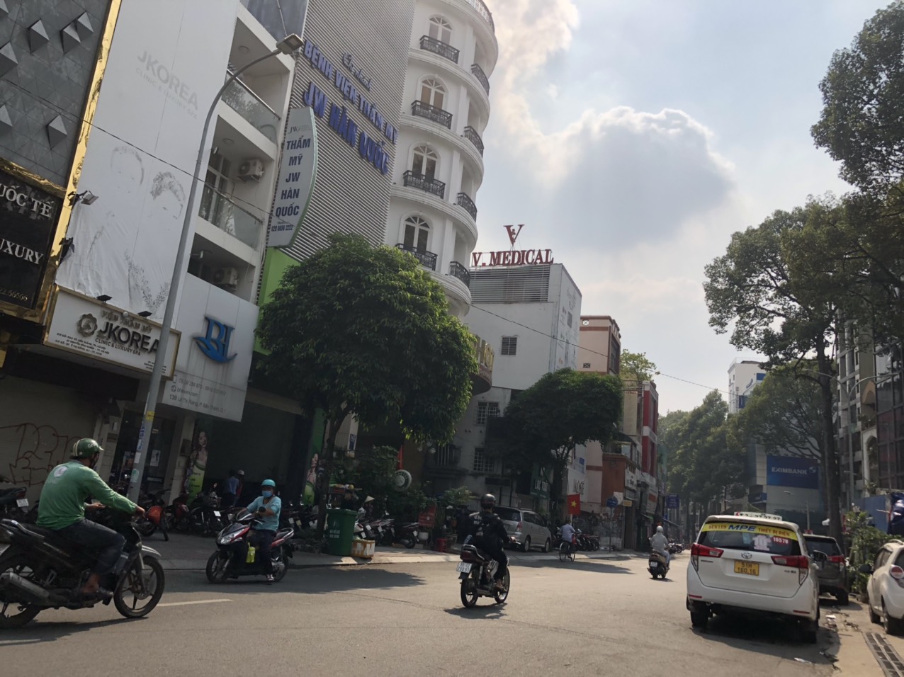 Bán nhà góc 2 mặt tiền đường Bùi Thị Xuân, Phường Bến Thành, Q1. DT 6x25m, Giá 75 tỷ TL