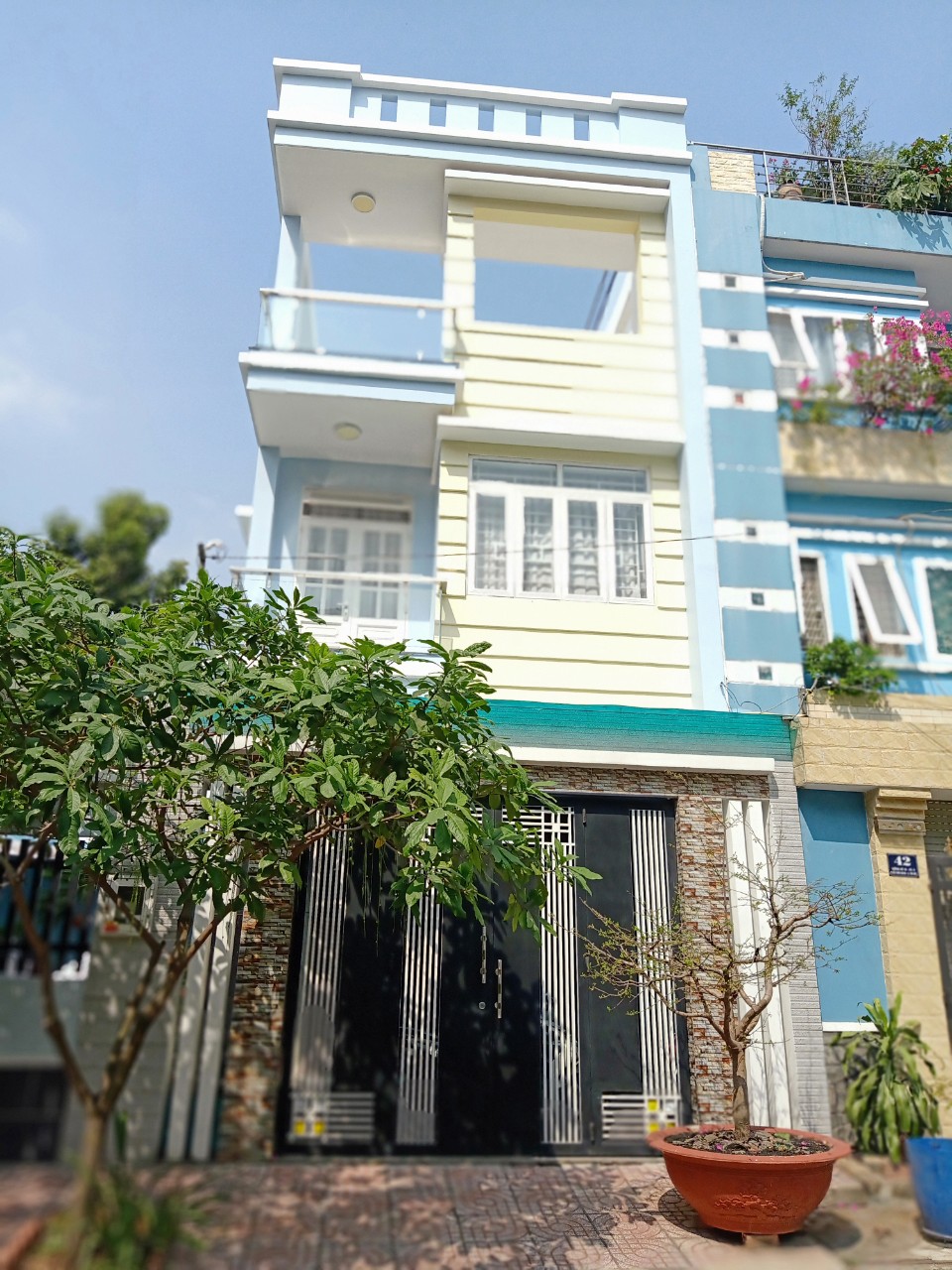 Bán gấp nhà 2 lầu, hẻm 8m, DT 6x18m đối diện Lotte, Nguyễn Văn Lượng, Gò Vấp. Giá: 6,3 tỷ