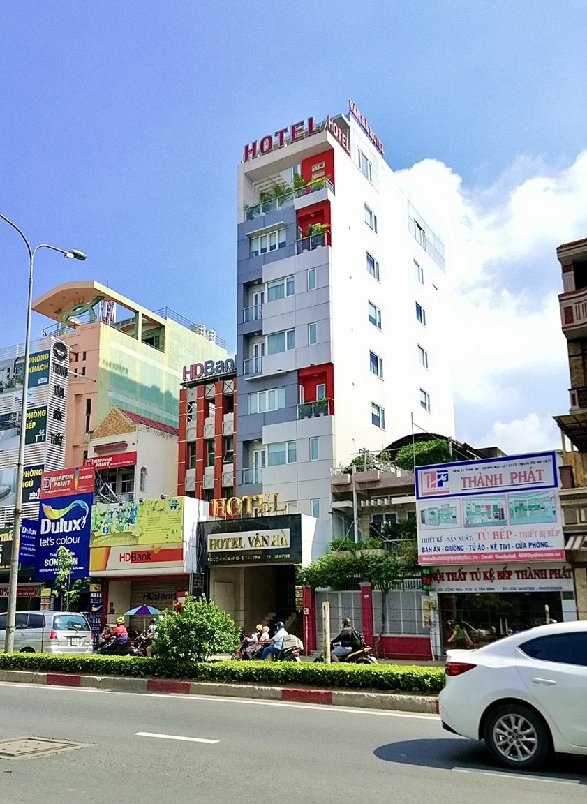 Bán nhà mặt tiền Trần Quốc Hoàn 6,5mx27m 5 lầu giá 42 tỷ